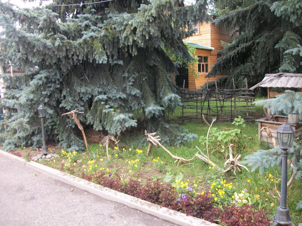 Отель Enirest Каракол Экстерьер фото