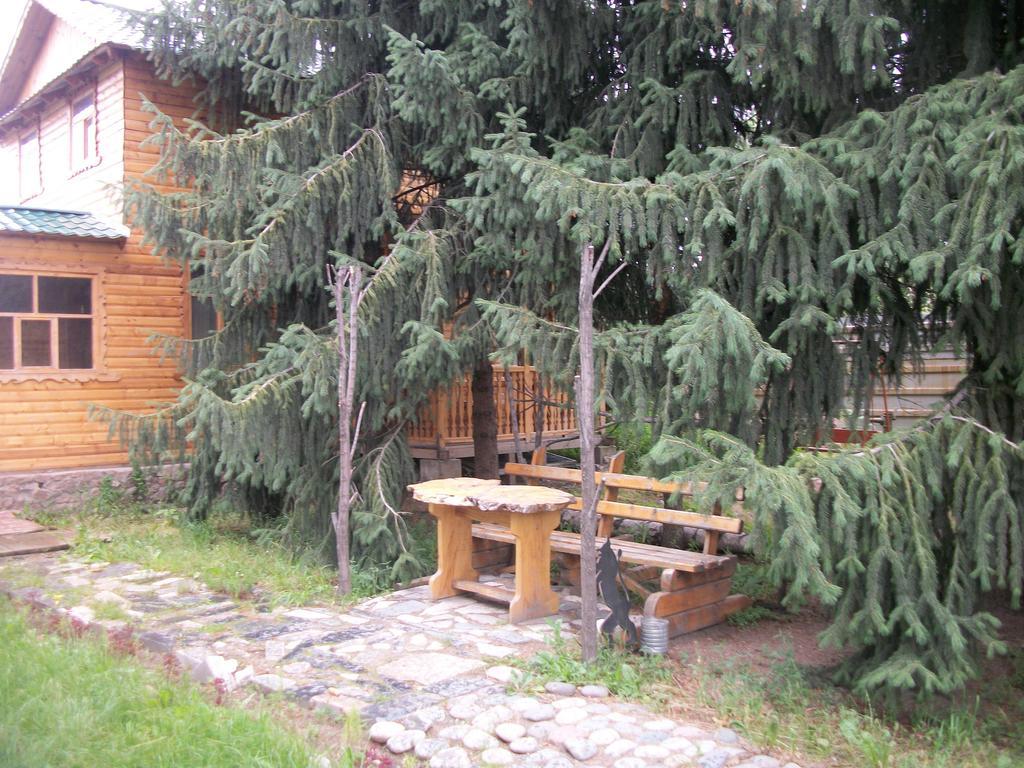 Отель Enirest Каракол Экстерьер фото