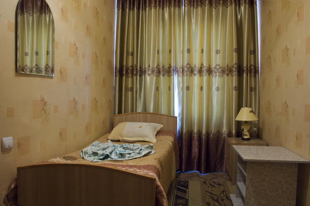 Отель Enirest Каракол Экстерьер фото